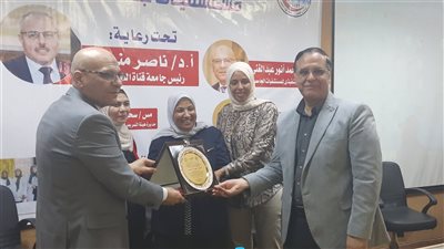 تكريم 101 من أطقم التمريض بمستشفيات جامعة قناة السويس (صور) 