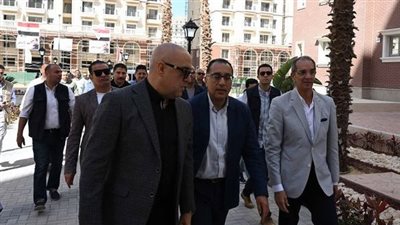 رئيس الوزراء يتفقد التجمع العمراني 