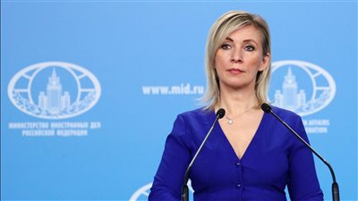 زاخاروفا تهاجم زوجتي ماكرون وشتاينماير 