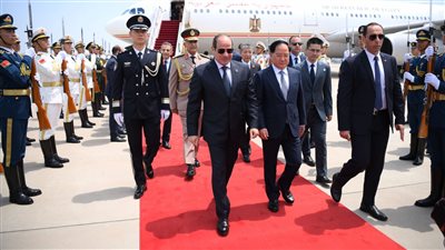 السيسي يصل بكين.. يبحث مع نظيره الصيني تعزيز العلاقات.. يناقش القضايا الإقليمية والدولية وعلى رأسها الحرب في غزة.. ويحضر منتدى التعاون العربي الصيني
