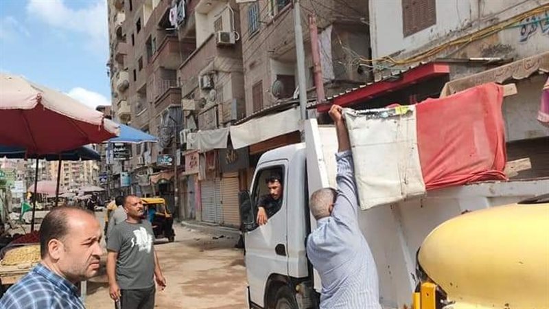 رفع إشغالات بالبحيرة