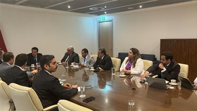 وزير الصحة يبحث توطين صناعة أجهزة السونار في مصر