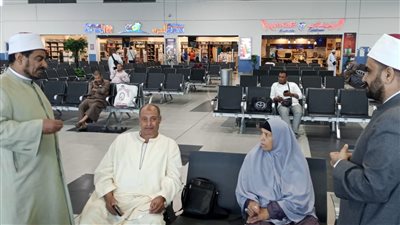 «البحوث الإسلامية»: انطلاق أولى قوافل التوعية بمناسك الحج في مطار القاهرة الدولي