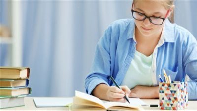 سناكس صحي قدميه لطلاب الثانوية العامة لمساعدتهم على التركيز 