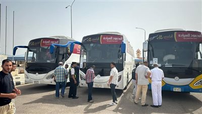 وزير النقل يتابع انطلاق أول أفواج الحج البري من ميناء نويبع البحري (صور)