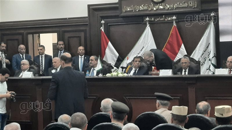 جانب من الافتتاح،