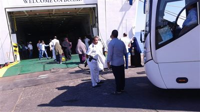 استعدادات مكثفة بموانئ البحر الأحمر لبدء رحلات الحج البري