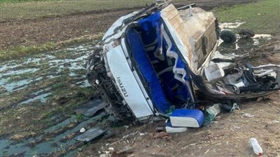 إصابة 5 أشخاص في تصادم ميكروباص مع سيارة ملاكي بطريق شبرا بنها الحر 