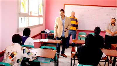مدير تعليم بني عبيد يتفقد امتحانات الدبلومات الفنية بالدقهلية 