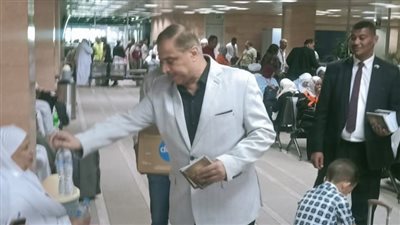 مطار الأقصر الدولي يفوج أولى رحلات حجاج بيت الله الحرام