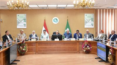 محافظ الشرقية يترأس المجلس التنفيذي ويكرم الخارجين للمعاش والمتميزين 