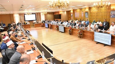 محافظ الشرقية يطمئن على استعدادات امتحانات الثانوية العامة والأزهرية