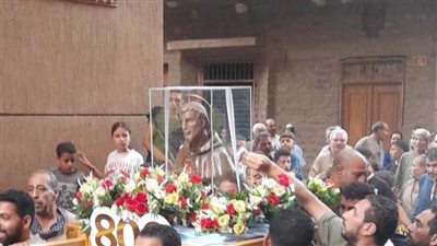 أهالي المنيا يستقبلون رفات القديس فرنسيس الأسيزي بعد 800 عام من زيارته لمصر