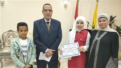 محافظ شمال سيناء يكرم أوائل الشهادة الإعدادية (فيديو وصور)