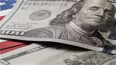 استقرار الدولار الأمريكي بين الدعم الاقتصادي والحذر النقدي