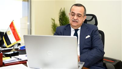 مركز وزارة الهجرة للحوار يعقد لقاء مع أبناء مصر الدارسين في قرغيزستان