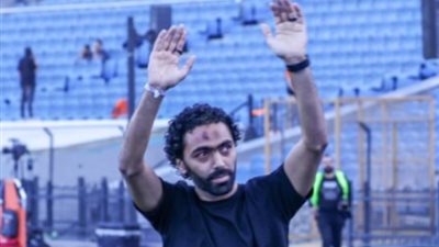 لقاء خاص بين حسين الشحات ونجوم العين الإماراتي (فيديو)