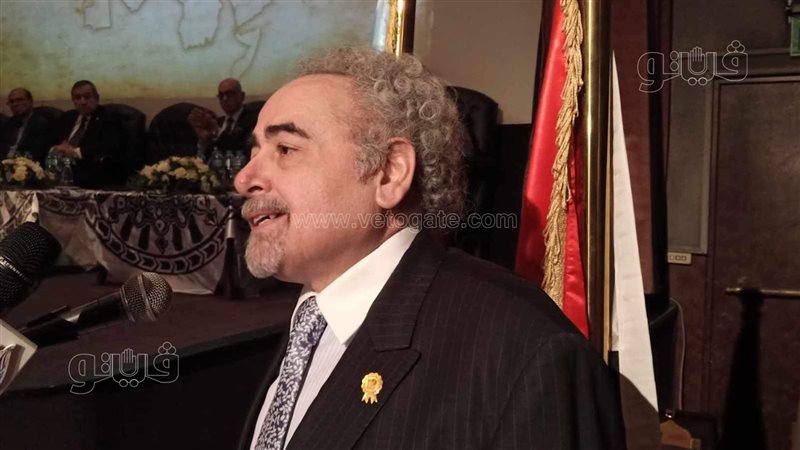 الدكتور علاء عبد