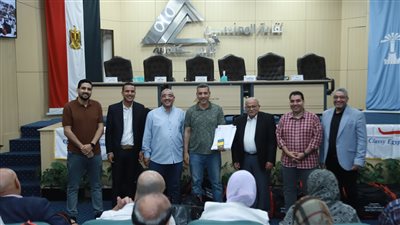 نقابة المهندسين بالإسكندرية تُسلم 276 تأشيرة للفائزين بقرعة الحج وتعقد ندوة لشرح المناسك