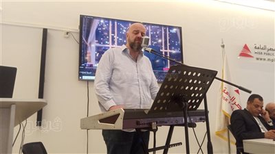 المطرب وصفي المعصراني يتغنى بقصائد الشاعر أحمد تيمور (فيديو) 