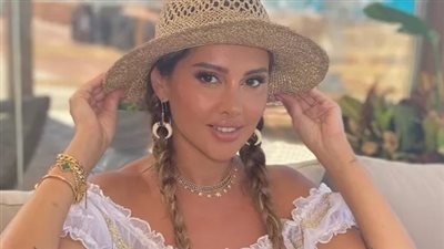 ياسمين رئيس تصل إلى القلعة للاحتفال بعقد قرانها