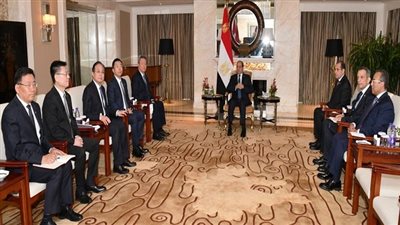 اطلبوا الاستثمار ولو في الصين.. السيسي يؤكد الحرص على زيادة حجم الاستثمارات الصينية وتطوير التعاون مع الشركات الكبرى العاملة في مصر.. ويرحب بالمزيد من المشروعات المشتركة