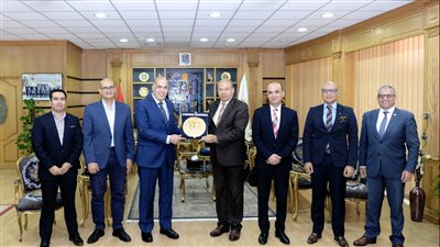 جامعة المنصورة تستقبل وفد الجامعة المصرية اليابانية للعلوم والتكنولوجيا لبحث سبل التعاون