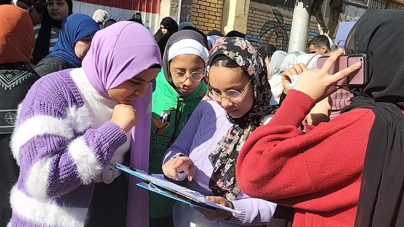 طلاب الشهادة الإعدادية