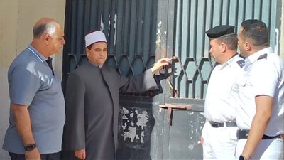 رئيس منطقة الإسماعيلية الأزهرية يتفقد مركز توزيع أسئلة الشهادة الثانوية (صور)