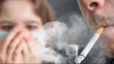 الغرامات وحدها لا تصنع مجتمعًا صحيًا فكيف يواجه القانون خطر التدخين السلبي؟ 