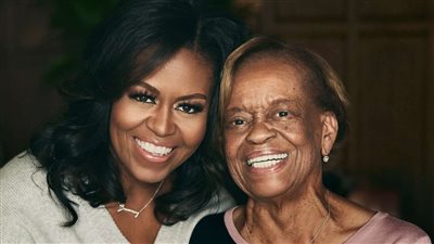 وفاة والدة ميشيل أوباما، ورئيس أمريكا الأسبق ينعيها