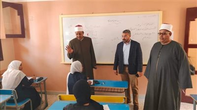 رئيس منطقة الأقصر الأزهرية يتفقد سير الامتحانات