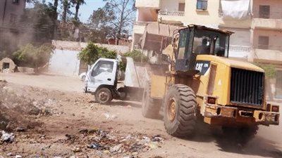 حملة مكبرة لرفع القمامة بعزبة التل في الشرقية 