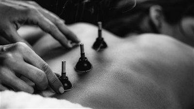 فقدوا الأمل في حالته، رحلة علاج مواطن مصري بواسطة الطب الصيني التقليدي