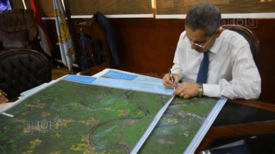 محافظ الغربية يعتمد الخرائط والإحداثيات الخاصة بالكتل القريبة من الأحوزة العمرانية 