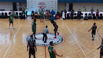 فريق هارلم الأمريكي لكرة السلة يقدم استعراضا بنادي سبورتنج (فيديو وصور)