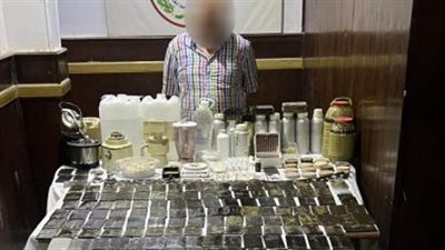  مضبوطات بـ2.8 مليون جنيه، سقوط عنصر إجرامى يصنع الحشيش بالسلام 