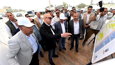 وزير الإسكان ومحافظ الإسكندرية يتفقدان مشروع إنشاء القوس الغربي لمحور عمر سليمان