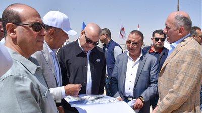 وزير الإسكان ومحافظ الإسكندرية يتفقدان مشروع إنشاء القوس الغربى لمحور عمر سليمان (صور)