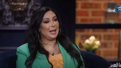 شاهيناز عن تعرضها لحادث خطير: ملهوش علاقة بخلع الحجاب (فيديو)