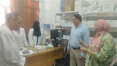 نائب مدير فرع التأمين الصحى بالشرقية يتفقد عيادة مقر المحافظة (صور)