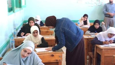 رئيس الإدارة المركزية للمنطقة الأزهرية تتابع امتحانات القرآن الكريم في الإسكندرية 