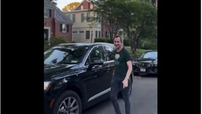 كم طفلا قتلت اليوم؟، متظاهرون مؤيدون لفلسطين يواجهون المتحدث باسم الخارجية الأمريكية (فيديو)