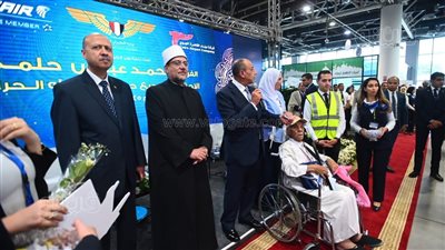 مصر للطيران تجري قرعة للحجاج بخصم 50% ووزن إضافي (صور)