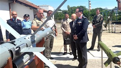 قائد القوات الجوية يلتقي نظيره الصربي لبحث التعاون المشترك 