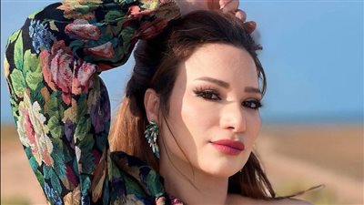 غادة طلعت تواصل تصوير 