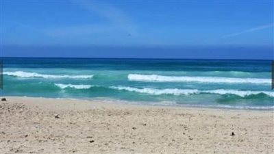 تحذير من سرعة الرياح وارتفاع الأمواج بـ 5 شواطئ اليوم