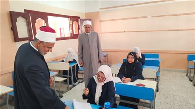 بدء امتحان مادة “الأحياء” لطلاب القسم العلمي للثانوية الأزهرية 