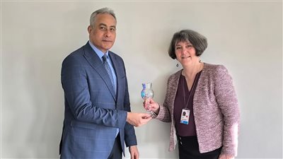 رغم استقالة الحكومة، شحاتة يلتقي مسئولتين بمنظمة العمل الدولية في جنيف