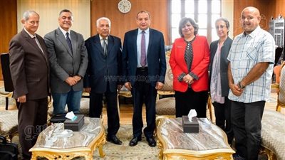 تفعيل الدراسات العليا لقسم اللغة الفرنسية بكلية الألسن في جامعة بني سويف